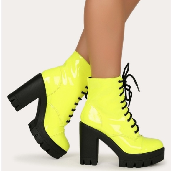 Shoes - 💛💛 LAST PAIR SIZE 6